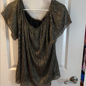 Bobeau Gold Flutter Sleeve Ruffled Blouse